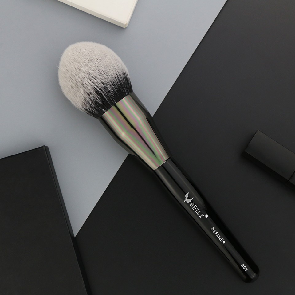 luxure makeup brush